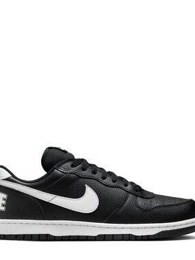 Nike Men’s Black and White Low-Profile Sneaker